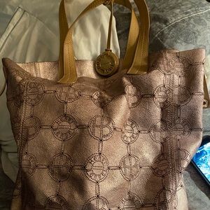 Nice bag but it has a little slit on it